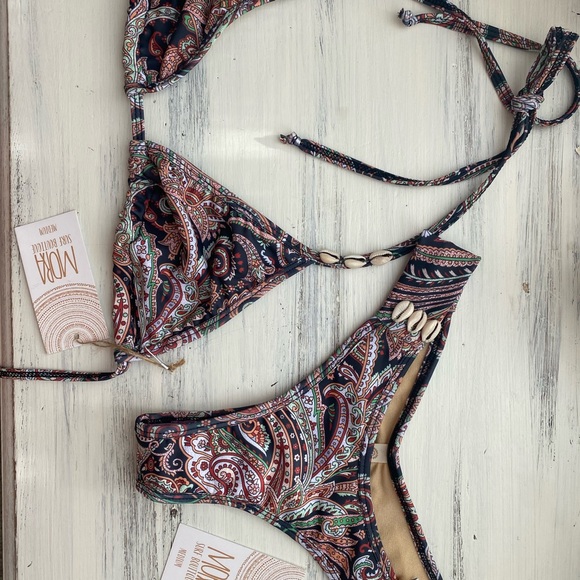 Bathing Suit Set - Picture 2 of 8